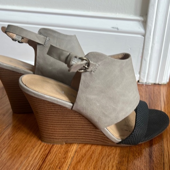 Dirty laundry black and tan heel sandals size 7 - Picture 3 of 10